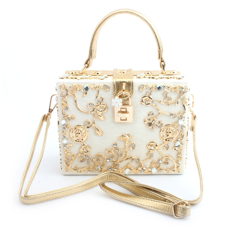 Spring and Summer 2019 New Lace Embossed PU Leather Lock Button Handbag Elegant Dinner Bag of European and American Fashion Trend LD-5143-4